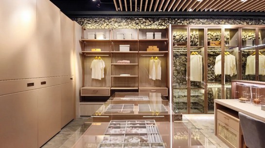 Como Manter a Ordem no Seu Closet Aberto